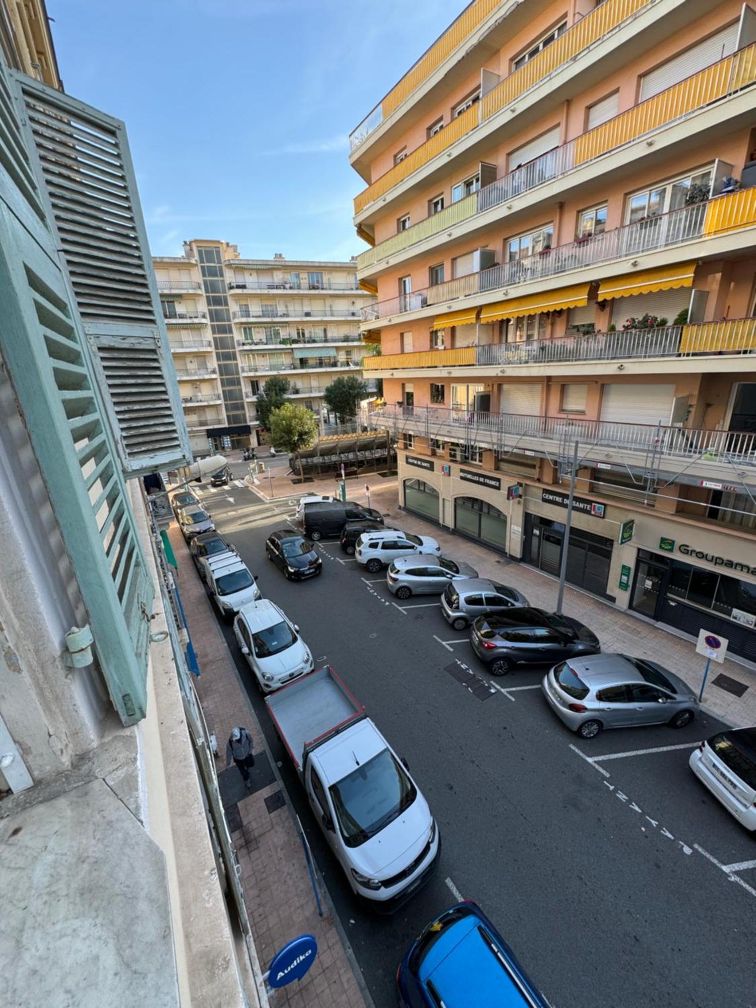 Prato Home - Apartment Near The Beach In מנטון מראה חיצוני תמונה